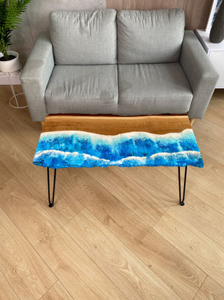 Couchtisch aus Eiche mit Epoxidharz