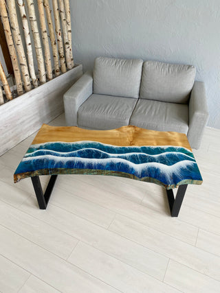 Live Edge Epoxy-Beistelltisch