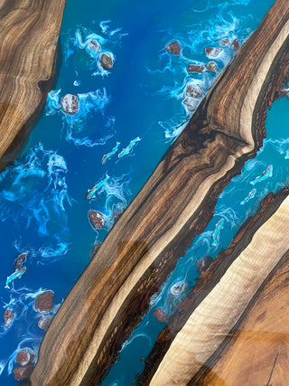 Couchtisch aus Holz und Epoxidharz „Waterfall“