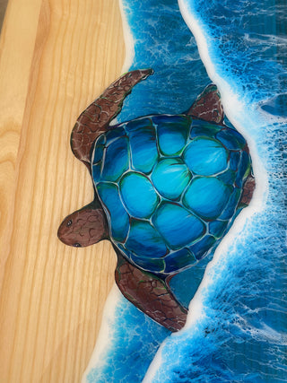 Surfbretttisch aus Holz mit Epoxidharz-Design