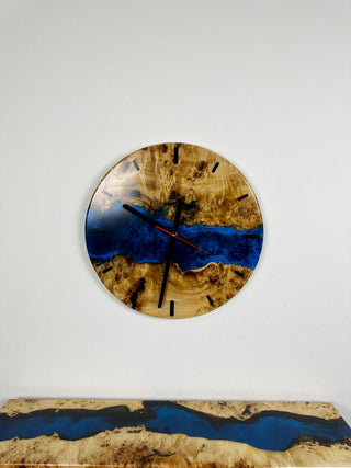 Blaue Wanduhr aus Kunstharz