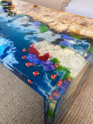 Wasserfall-Couchtisch aus Kunstharz