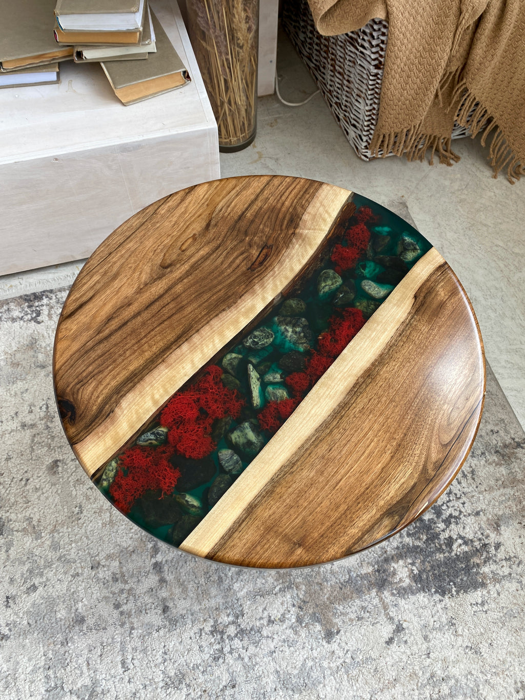 Custom walnut epoxy coffee table D:20", H: 20" – ThunderWood Studio
