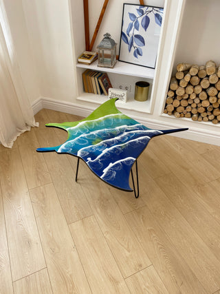 Tisch in Fischform aus Epoxidharz