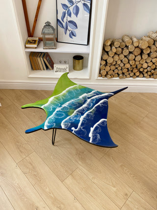 Tisch in Fischform aus Epoxidharz