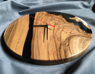 Holz-Epoxid-Uhr