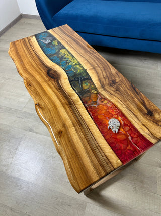 Couchtisch aus heller Eiche mit Epoxidharz