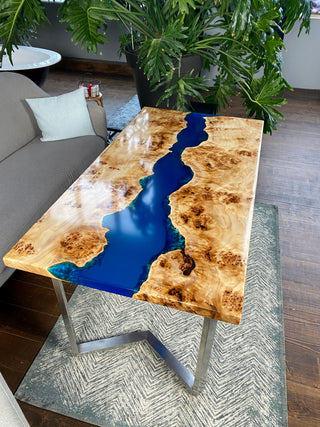 Rechteckiger Epoxy River Esstisch
