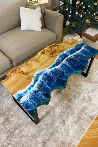 Live-Edge-Tisch aus Epoxidharz