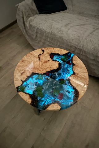 Runder Couchtisch aus Epoxidharz