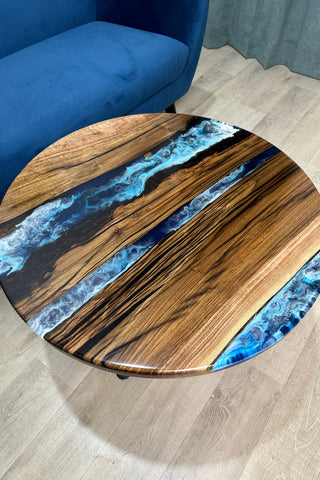 Runder Ocean Art Couchtisch aus Walnussholz