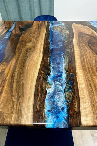 Quadratischer River-Esstisch aus Epoxidharz