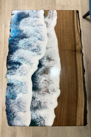 Couchtisch aus Walnuss-Ocean-Harz