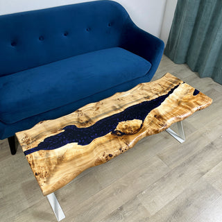 Couchtisch aus Epoxidharz in Dunkelviolett