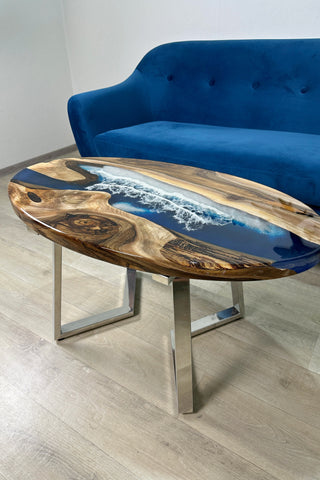 Klarer blauer Epoxidharz-Couchtisch River