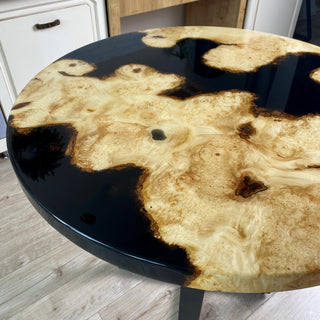 Schwarze Tischplatte aus Kunstharz