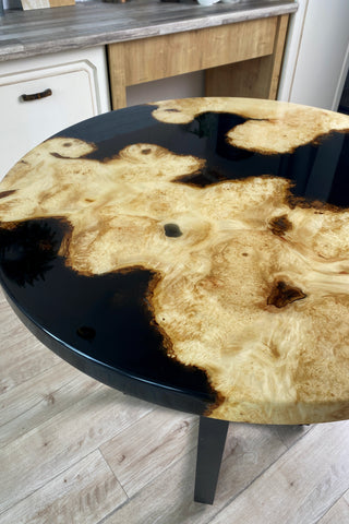 Schwarze Tischplatte aus Kunstharz