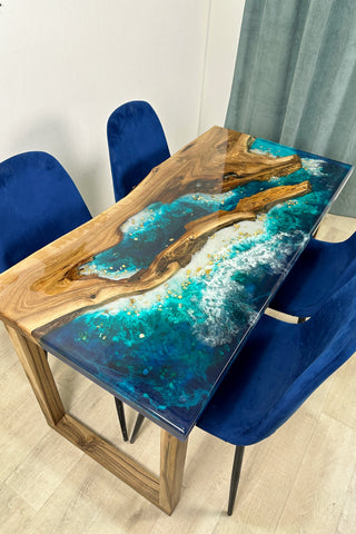 Live Edge Epoxidharztisch