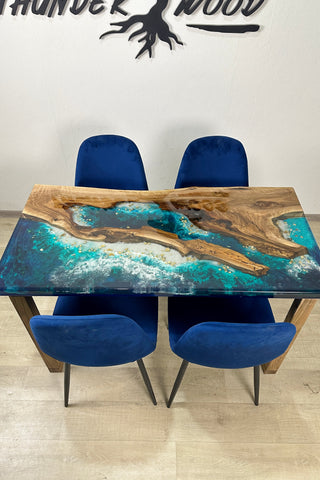 Live Edge Epoxidharztisch