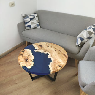 Couchtisch aus Ahorn mit Epoxidharz
