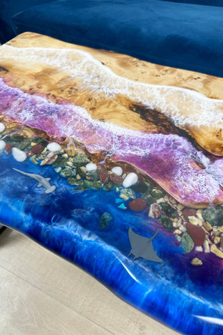 Couchtisch aus Epoxidharz in Dunkelviolett
