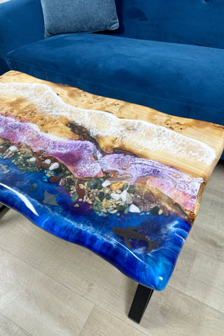 Couchtisch aus Epoxidharz in Dunkelviolett