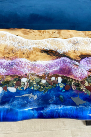 Couchtisch aus Epoxidharz in Dunkelviolett