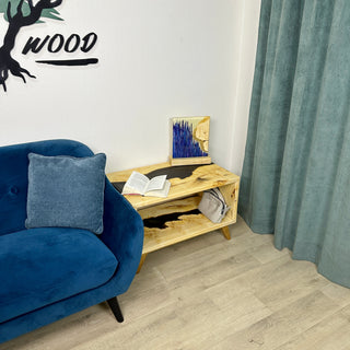 Maßgefertigter Sofa-Beistelltisch und TV-Schrank