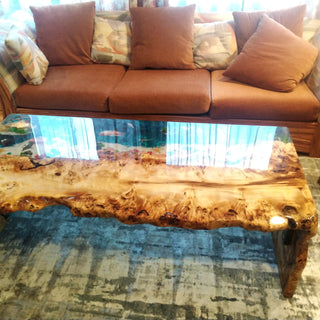Epoxid-Wasserfall-Couchtisch