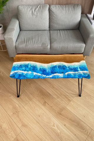 Couchtisch aus Eiche mit Epoxidharz