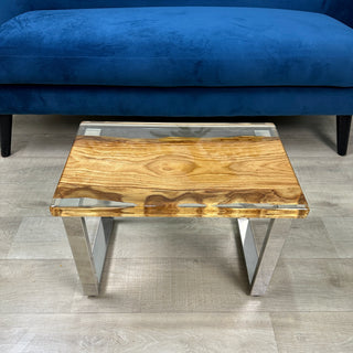 Couchtisch aus heller Eiche mit Epoxidharz