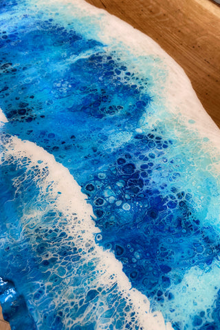 Couchtisch aus Eiche mit Epoxidharz