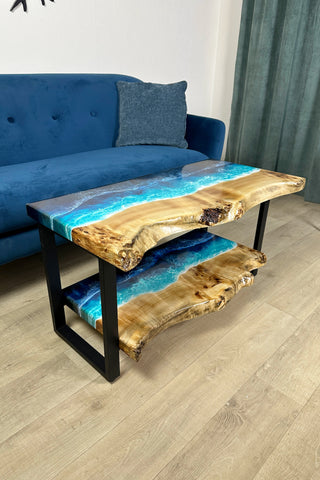 Live Edge Couchtisch mit Regal und Ozean