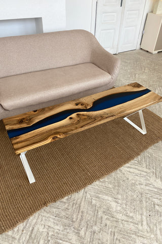 Couchtisch aus Flusswalnussharz
