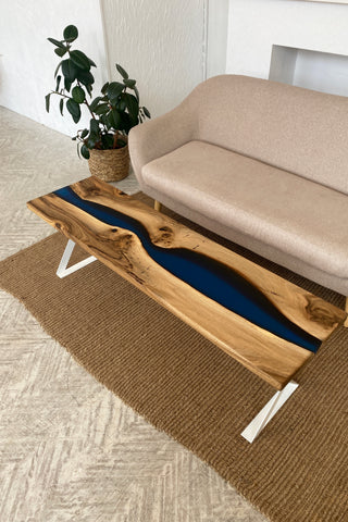 Couchtisch aus Flusswalnussharz