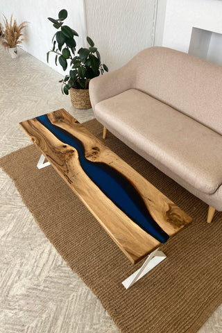 Couchtisch aus Flusswalnussharz