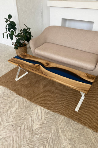 Couchtisch aus Flusswalnussharz