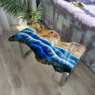Live-Edge-Couchtisch aus Kunstharz mit Ozeanmotiv