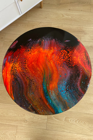 Runder Couchtisch aus Epoxidharz