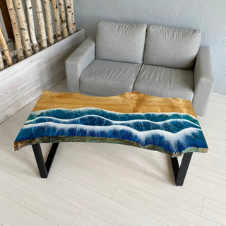 Live Edge Epoxy-Beistelltisch