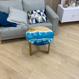 Runder Couchtisch aus Epoxidholz