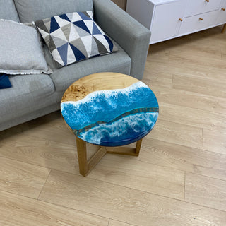 Runder Couchtisch aus Epoxidholz