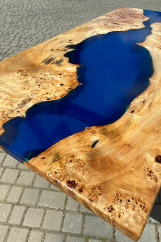 Rechteckiger Esstisch aus Kunstharz
