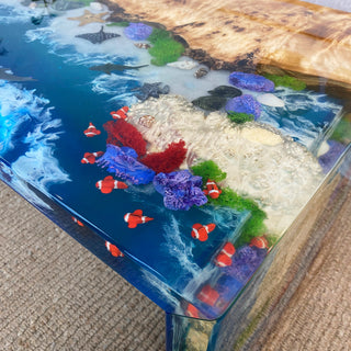 Wasserfall-Couchtisch aus Kunstharz