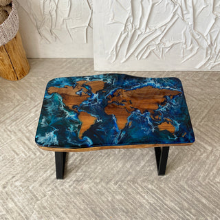 Epoxy-Couchtisch mit Weltkarte