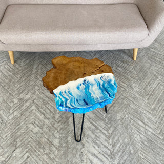Live Edge Couchtisch aus Epoxidholz