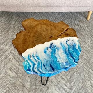 Live Edge Couchtisch aus Epoxidholz