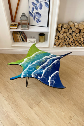 Tisch in Fischform aus Epoxidharz