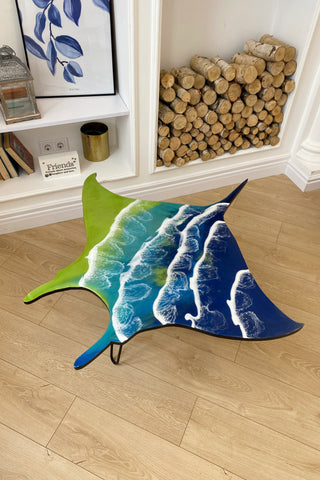Tisch in Fischform aus Epoxidharz