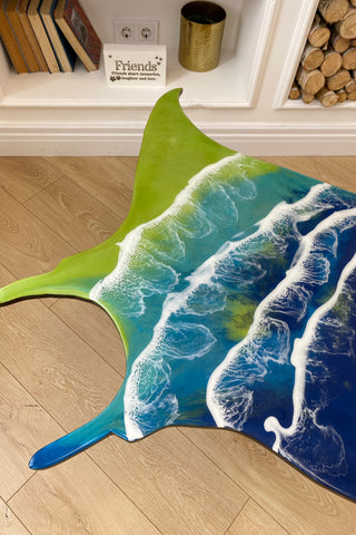 Tisch in Fischform aus Epoxidharz